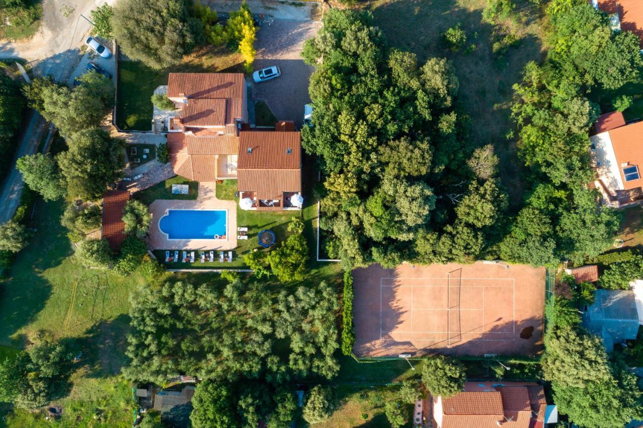 Guesthouse "Barboska" - Big Outdoor Swimming Pool & Private Tennis Court Vodnjan Exterior foto