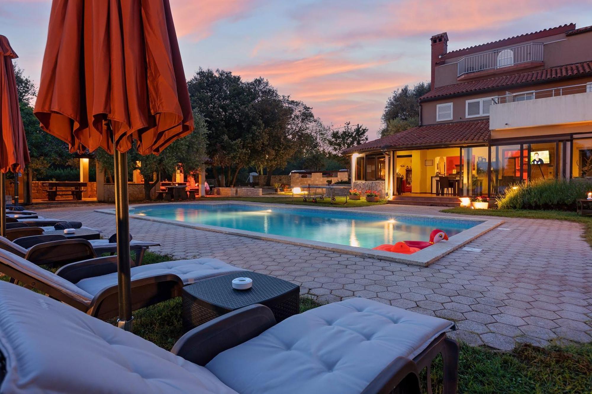 Guesthouse "Barboska" - Big Outdoor Swimming Pool & Private Tennis Court Vodnjan Exterior foto
