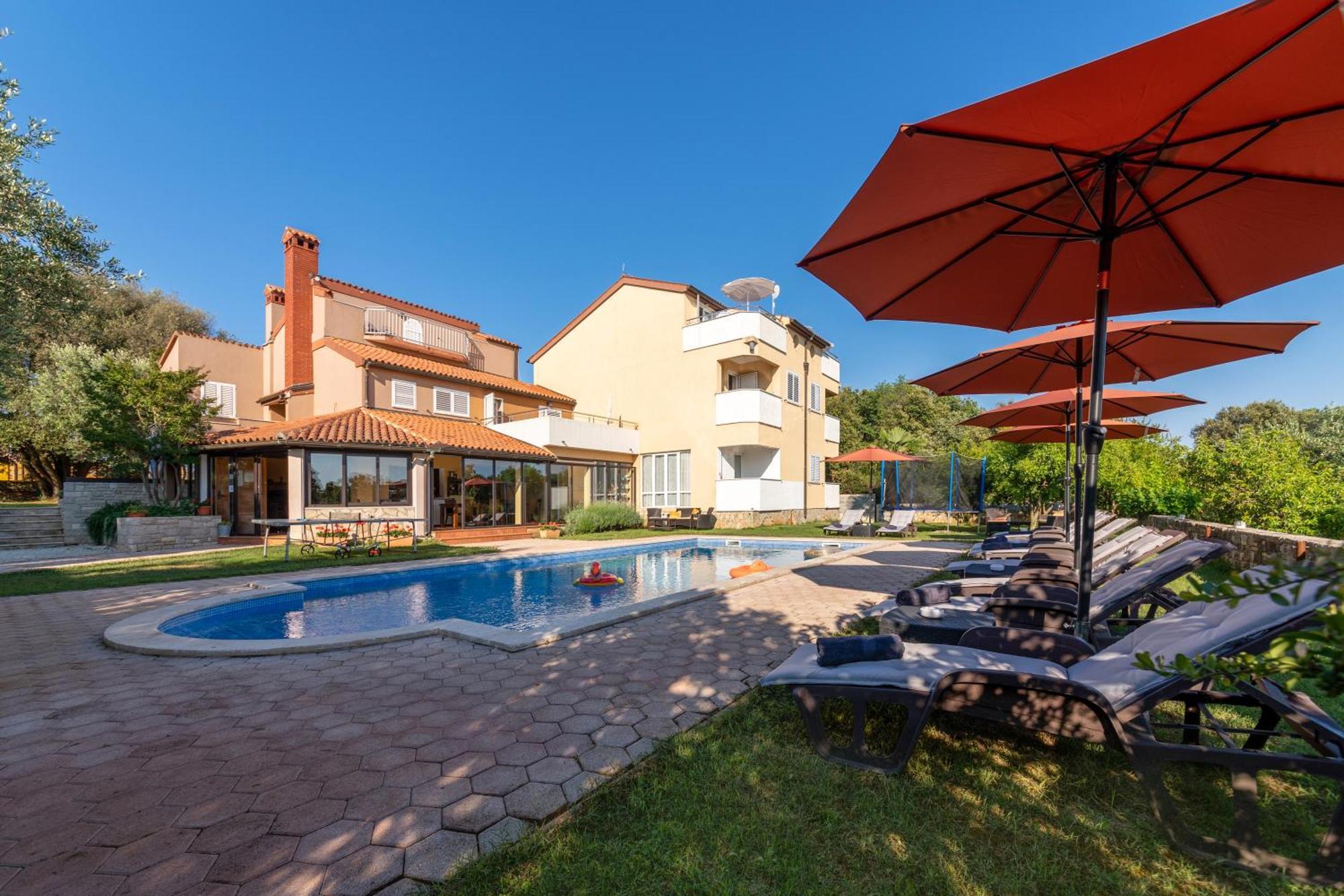 Guesthouse "Barboska" - Big Outdoor Swimming Pool & Private Tennis Court Vodnjan Exterior foto