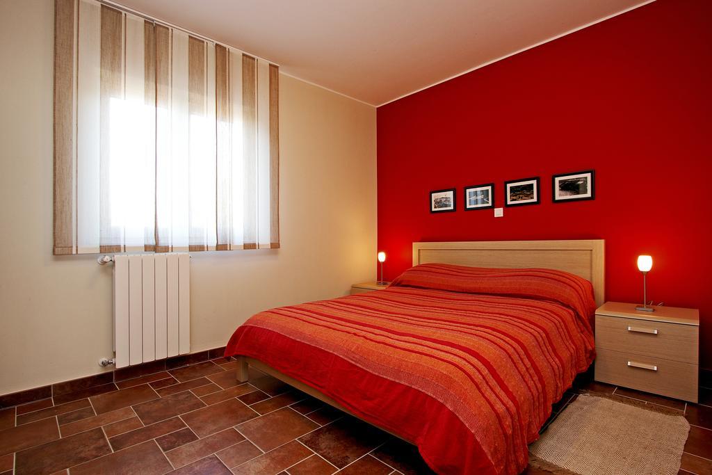 Guesthouse "Barboska" - Big Outdoor Swimming Pool & Private Tennis Court Vodnjan Quarto foto