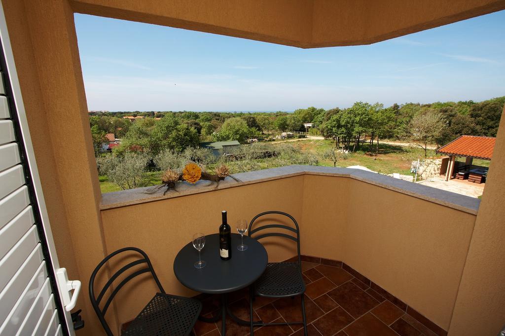 Guesthouse "Barboska" - Big Outdoor Swimming Pool & Private Tennis Court Vodnjan Quarto foto